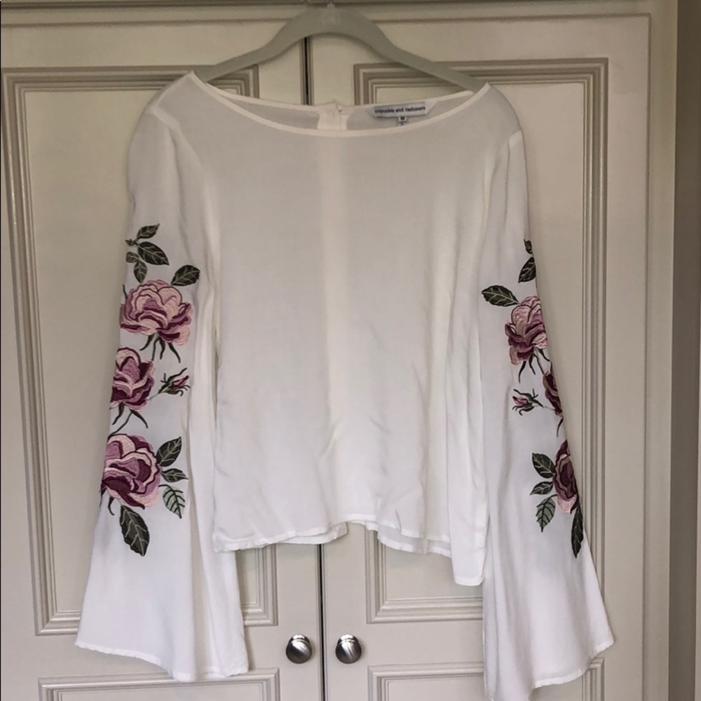 Cupcakes and Cashmere ivory bell sleeve blouse